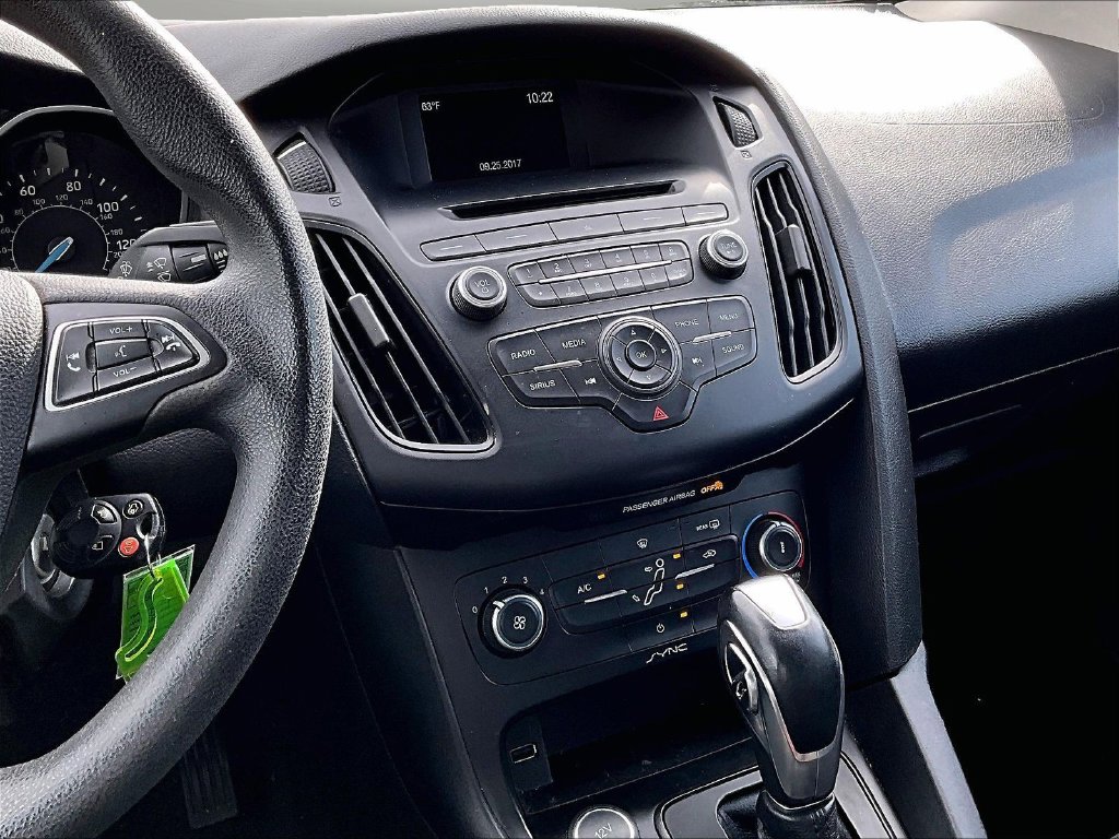 2016 Ford Focus SE - Photo 12