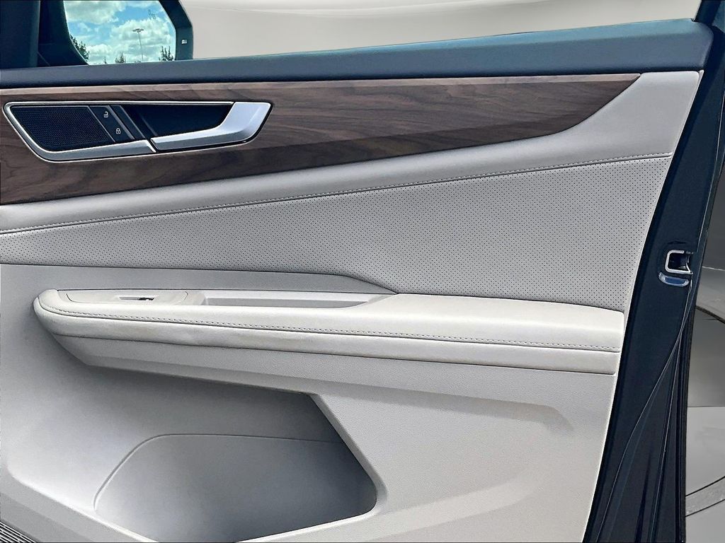 2026 Volkswagen Atlas SE w/Tech - Photo 33