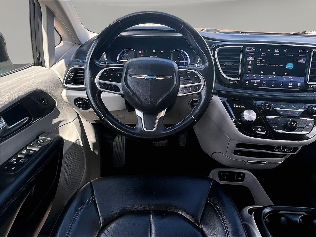 2021 Chrysler Pacifica Hybrid Touring L - Photo 10