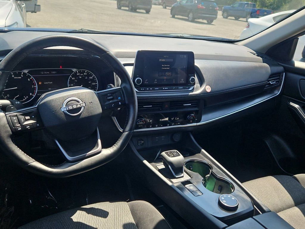 2025 Nissan Rogue SV - Photo 9
