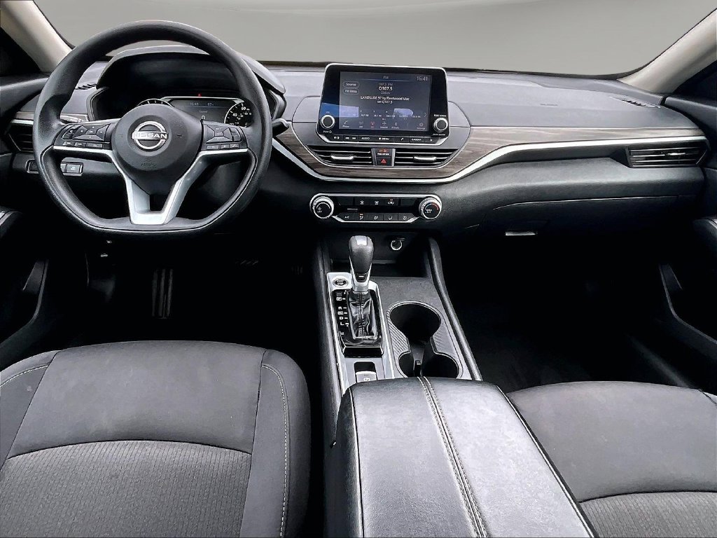 2025 Nissan Altima SV - Photo 9
