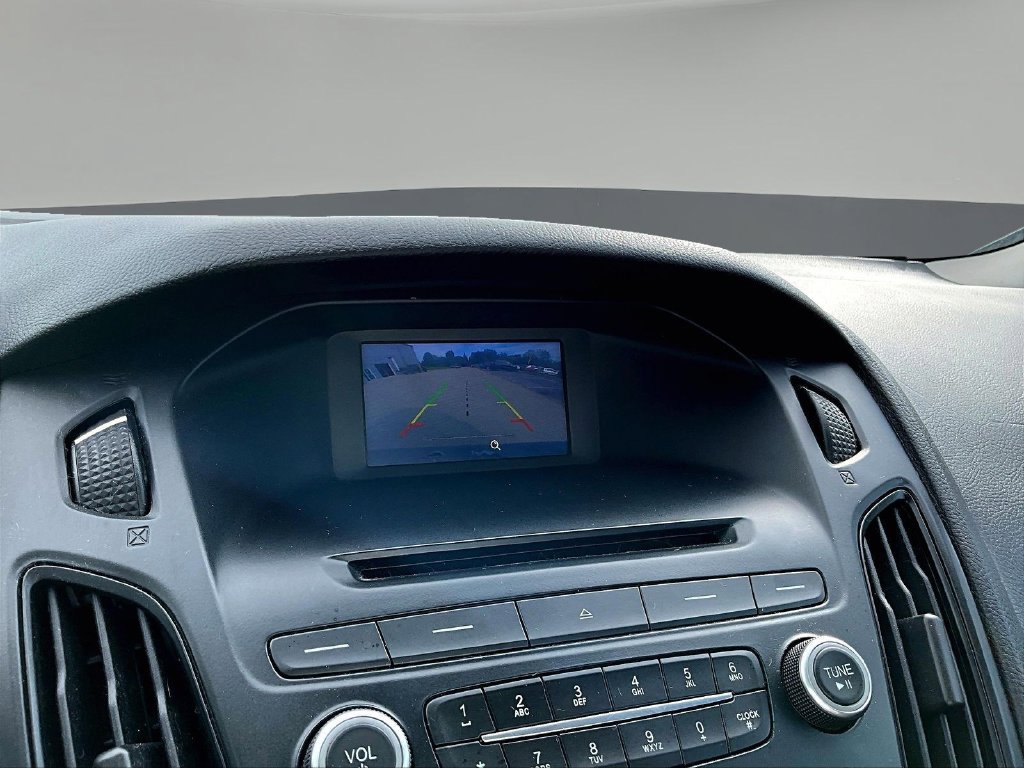 2016 Ford Focus SE - Photo 17