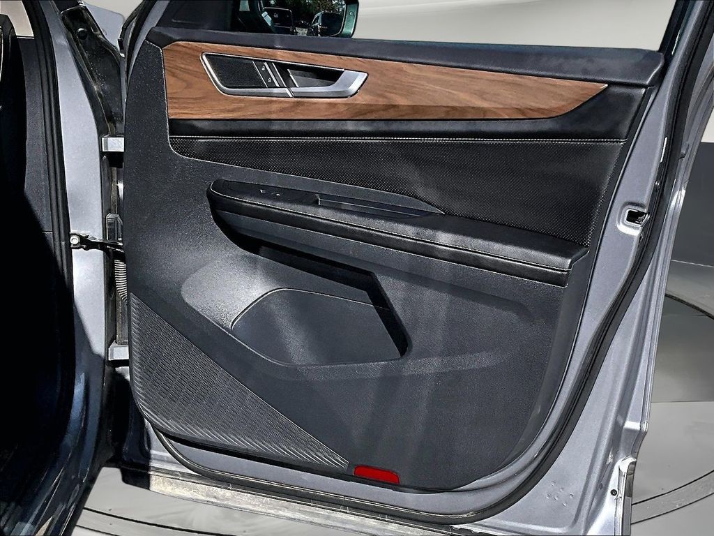 2026 Volkswagen Atlas SE w/Tech - Photo 30