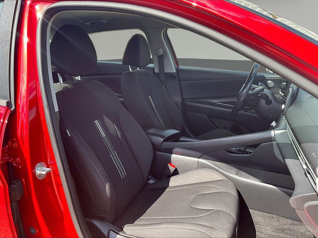 2022 Hyundai Elantra SEL - Photo 31