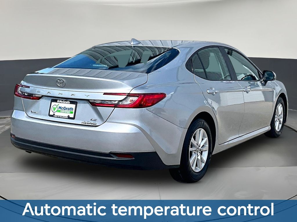 2025 Toyota Camry LE - Photo 8