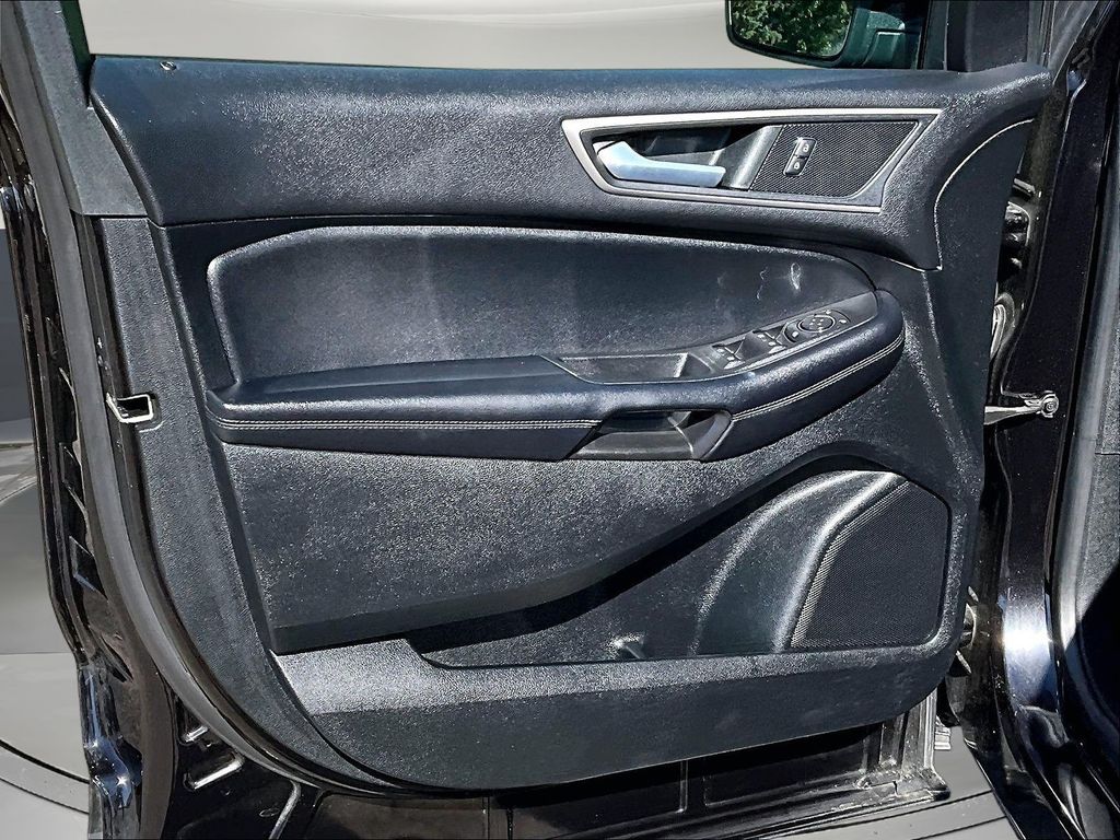 2022 Ford Edge SEL - Photo 23