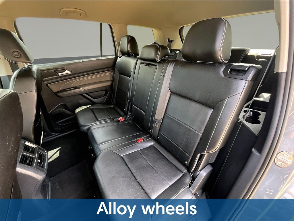 2023 Volkswagen Atlas SE w/Tech - Photo 25
