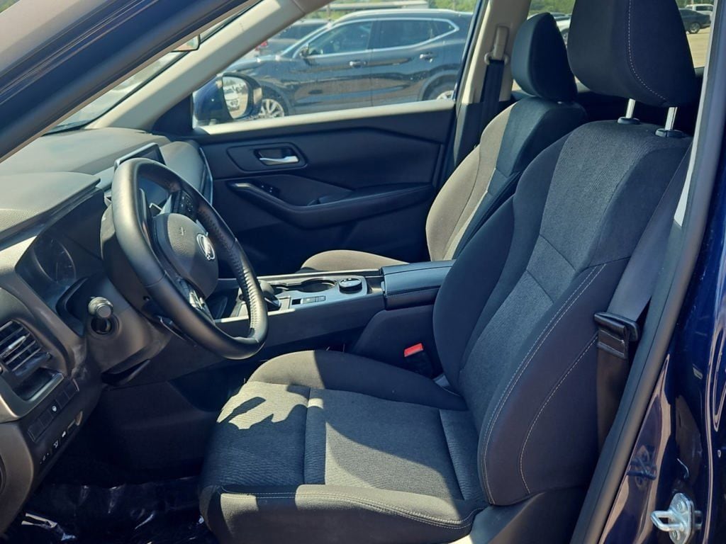 2025 Nissan Rogue SV - Photo 10