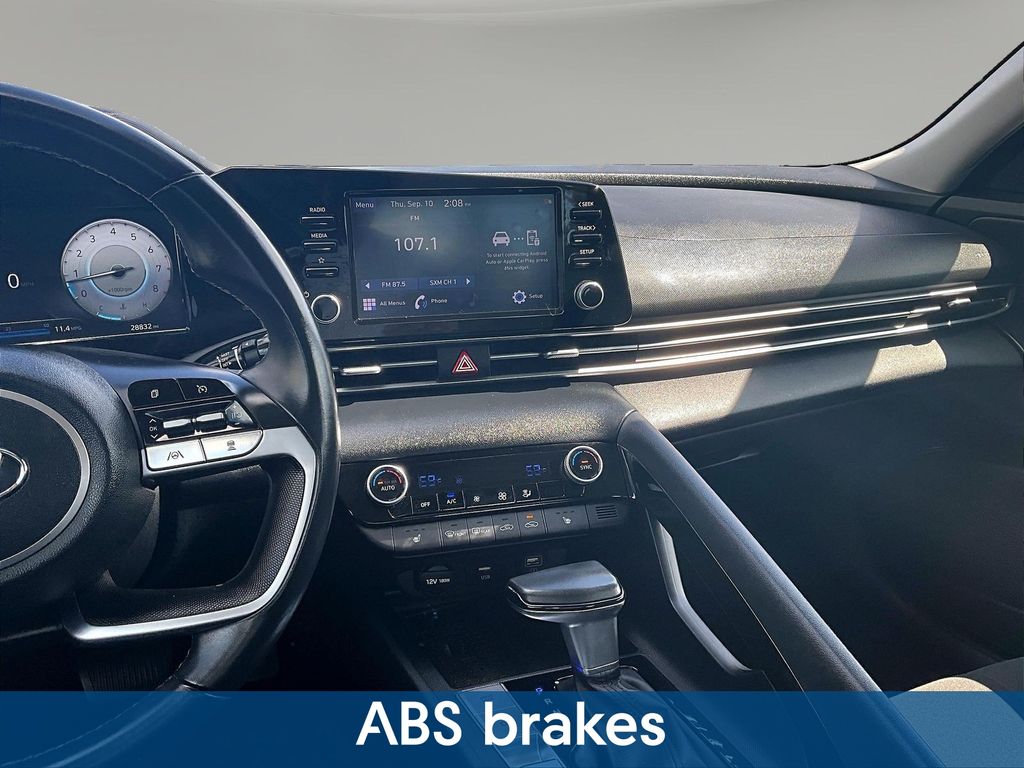 2022 Hyundai Elantra SEL - Photo 12