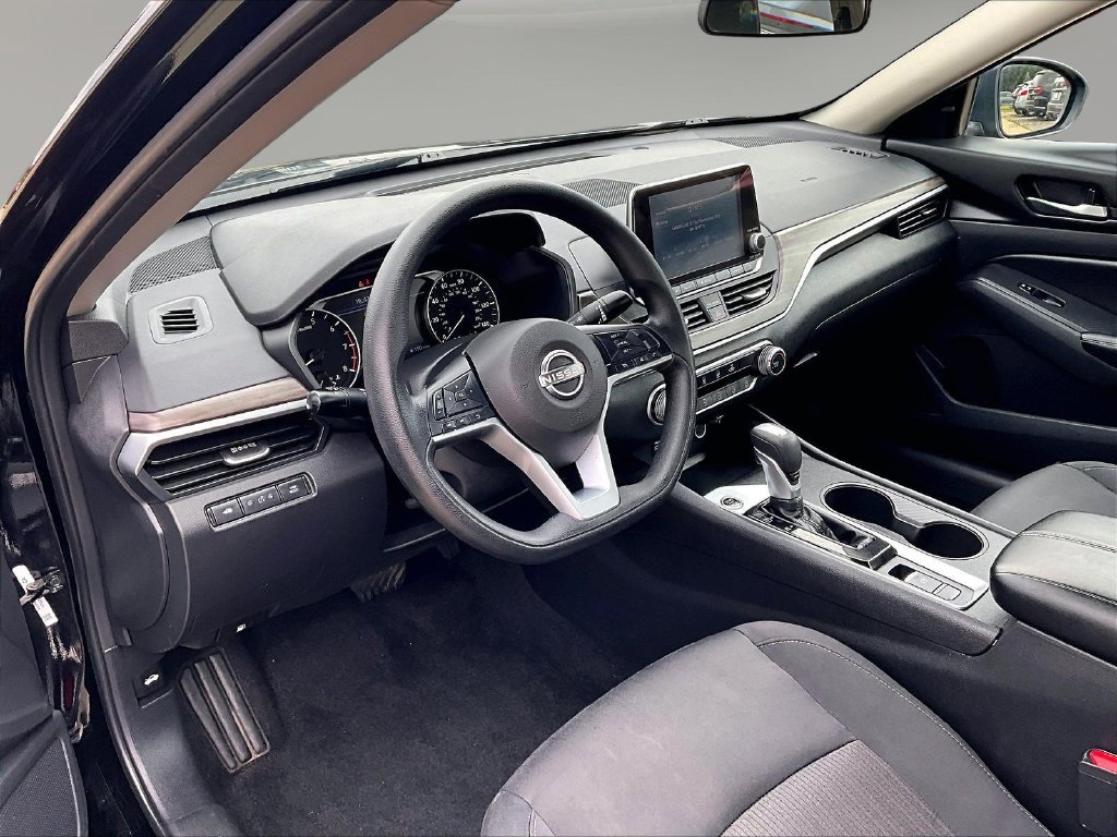 2025 Nissan Altima SV - Photo 21