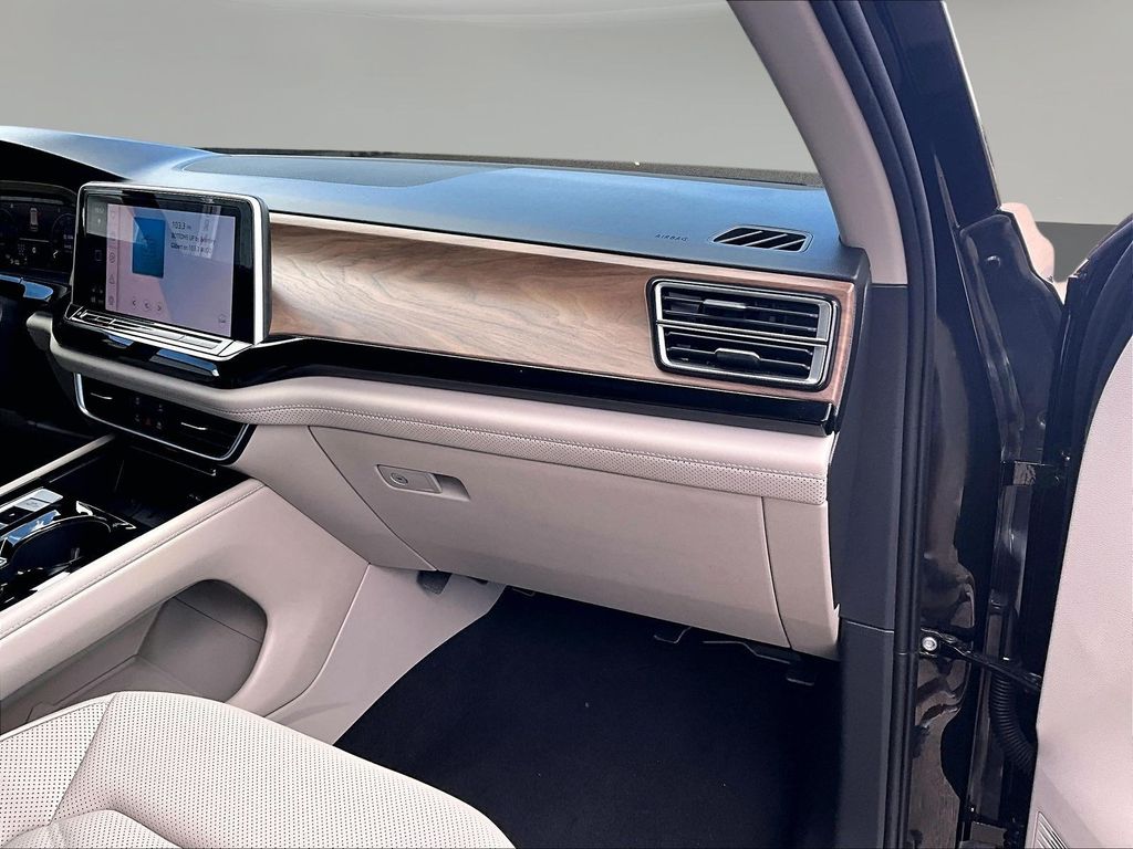 2026 Volkswagen Atlas SE w/Tech - Photo 31