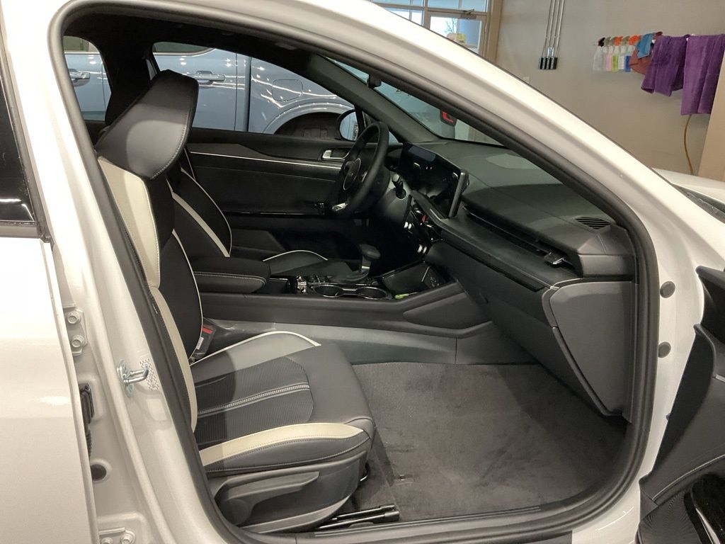2026 Kia K5 GT-Line - Photo 26