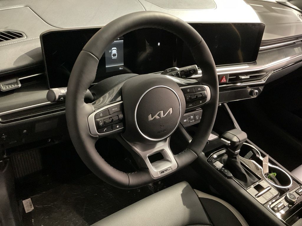 2026 Kia K5 GT-Line - Photo 15