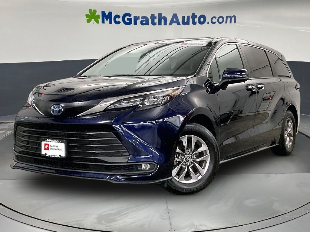 Used 2025 Toyota Sienna XLE Minivan/Van