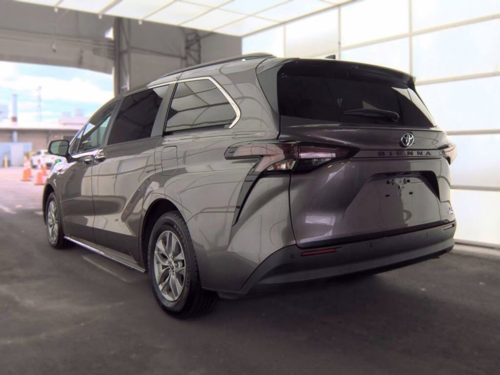 Used 2024 Toyota Sienna XLE Minivan/Van