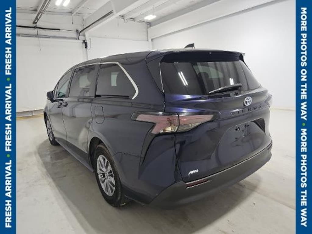 Used 2023 Toyota Sienna LE Minivan/Van