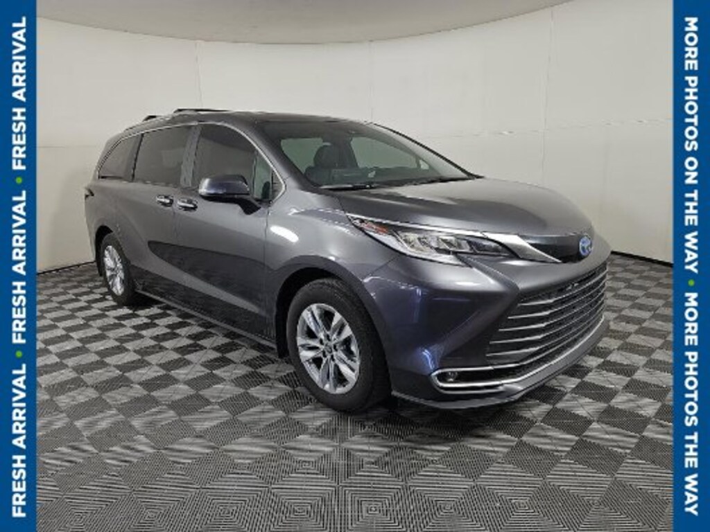 Used 2025 Toyota Sienna Limited Minivan/Van