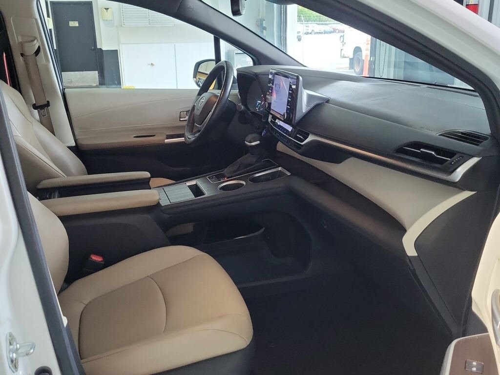 Certified 2024 Toyota Sienna XLE Minivan/Van
