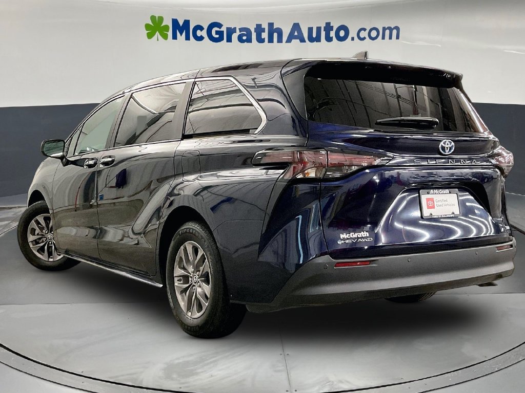 Used 2025 Toyota Sienna XLE Minivan/Van