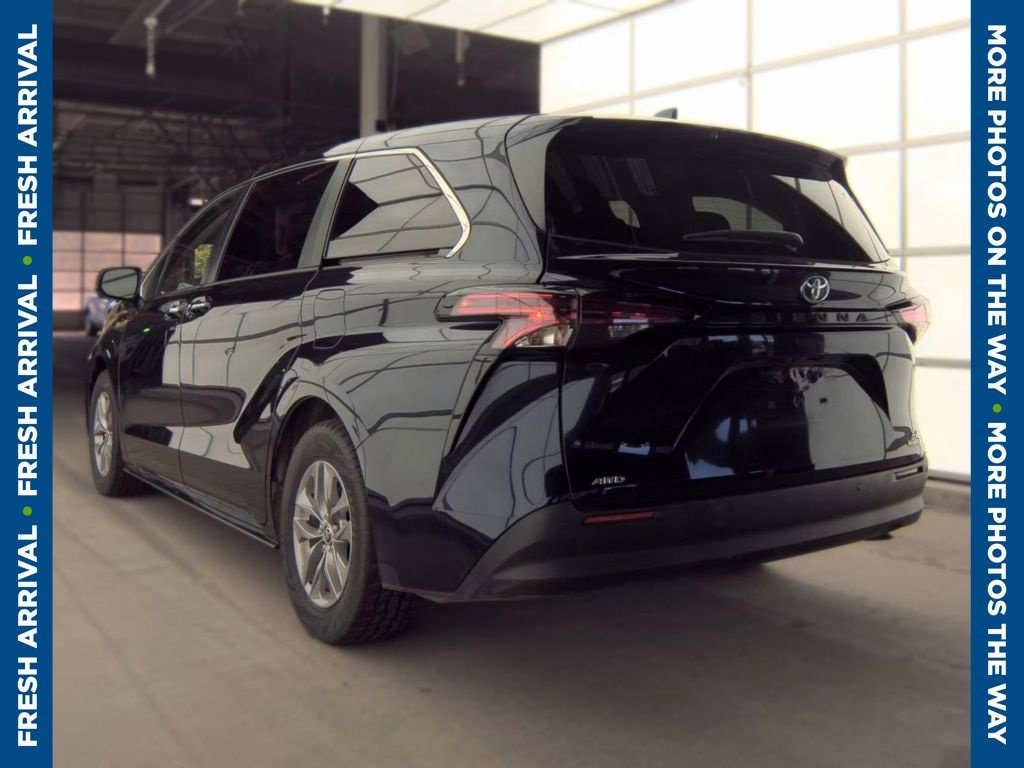 Certified 2022 Toyota Sienna XLE Minivan/Van
