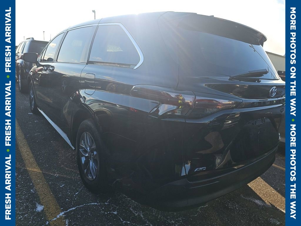 Certified 2024 Toyota Sienna XLE Minivan/Van