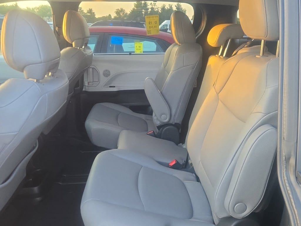 Used 2026 Toyota Sienna XLE Minivan/Van