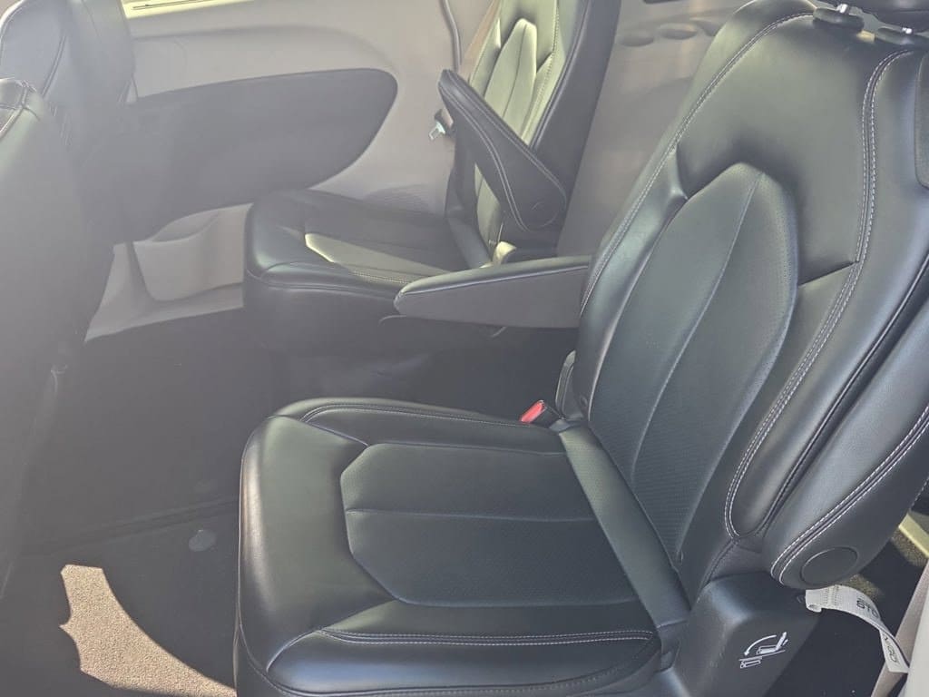 Certified 2024 Chrysler Pacifica Touring L Minivan/Van