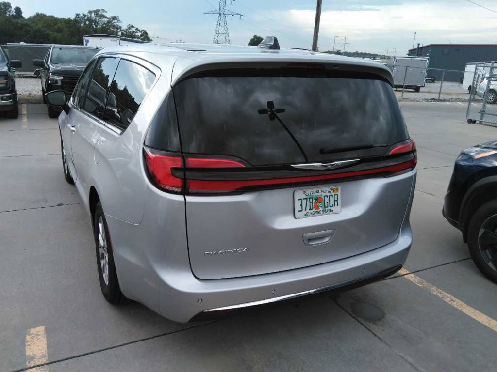 Certified 2024 Chrysler Pacifica Touring L Minivan/Van