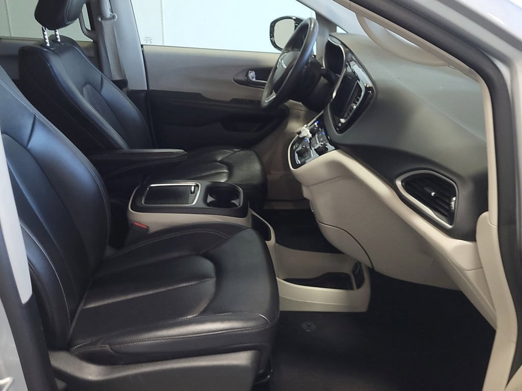 Certified 2024 Chrysler Pacifica Touring L Minivan/Van
