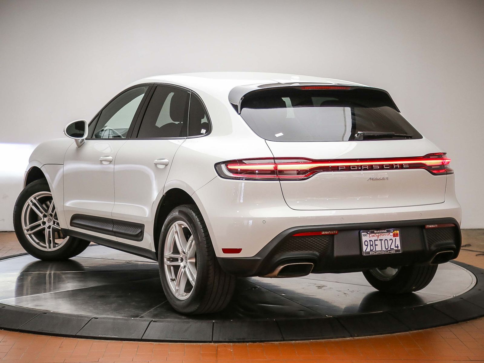 Certified 2022 Porsche Macan SUV