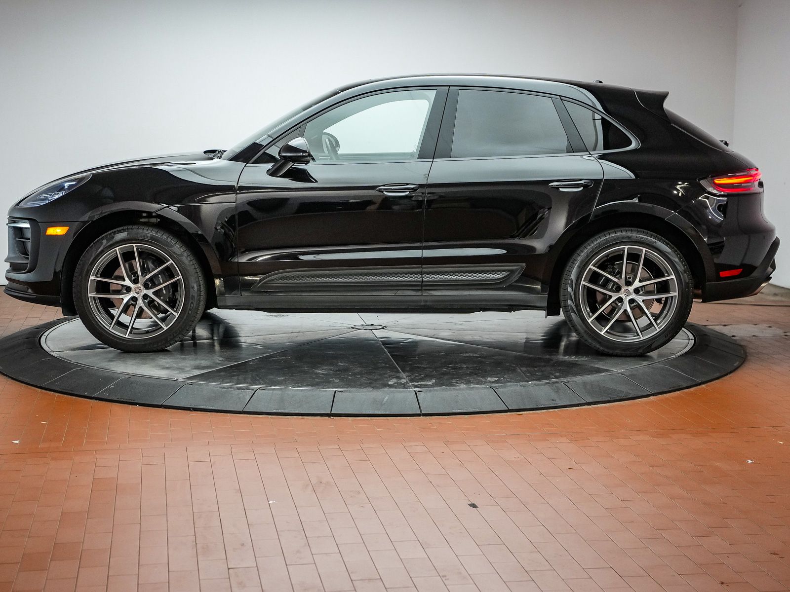 Certified 2024 Porsche Macan SUV