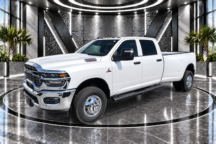2026 Ram 3500 TRADESMAN CREW CAB 4X4 8' BOX Pickup