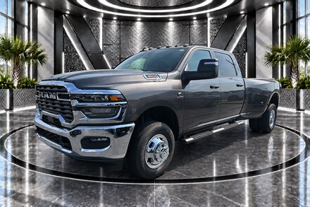 2026 Ram 3500 TRADESMAN CREW CAB 4X4 8' BOX Pickup