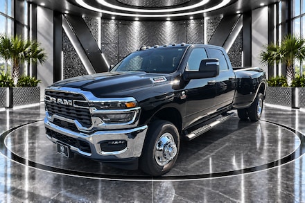 2026 Ram 3500 TRADESMAN CREW CAB 4X4 8' BOX Pickup