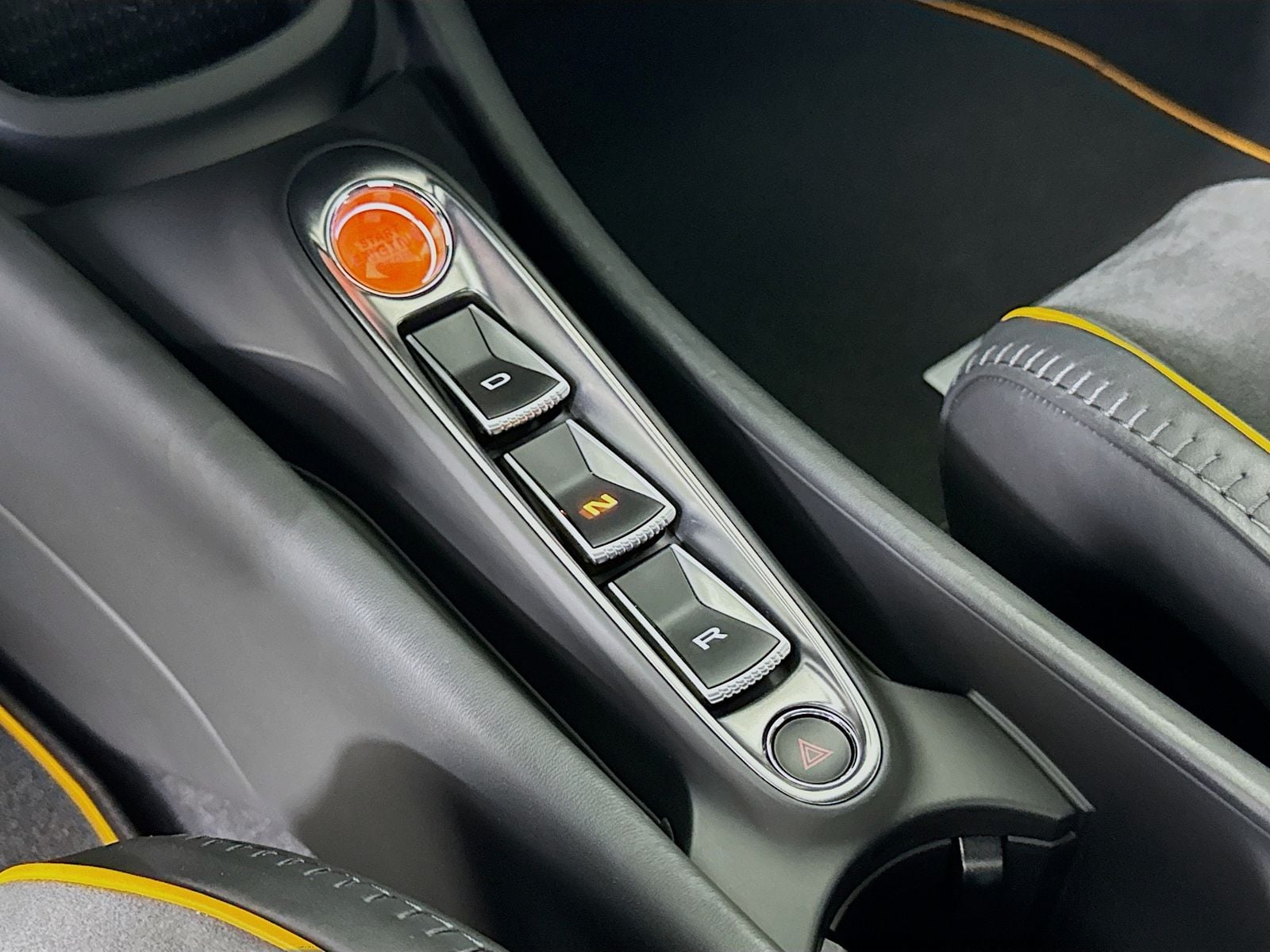 2025 McLaren Artura Base - Photo 14