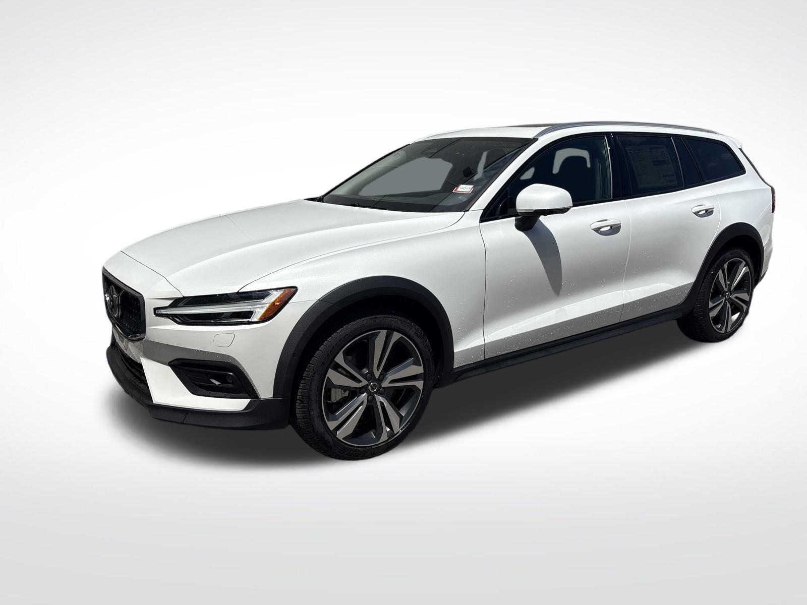 2025 Volvo V60 Cross Country