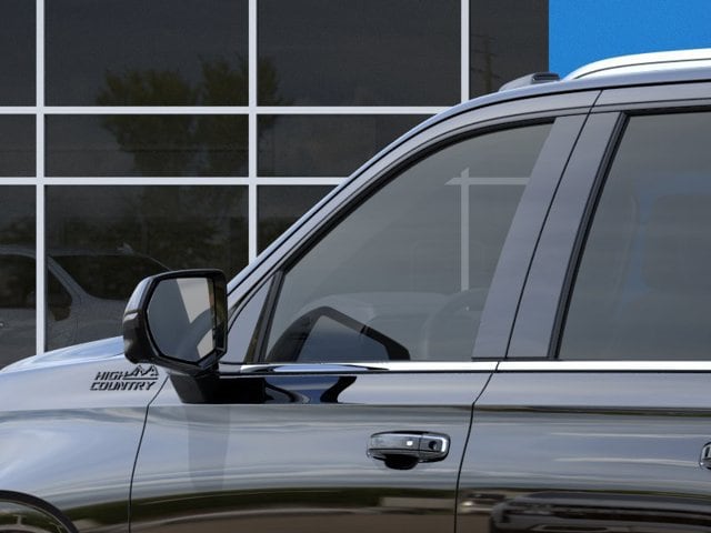 2027 Chevrolet Suburban High Country - Photo 12