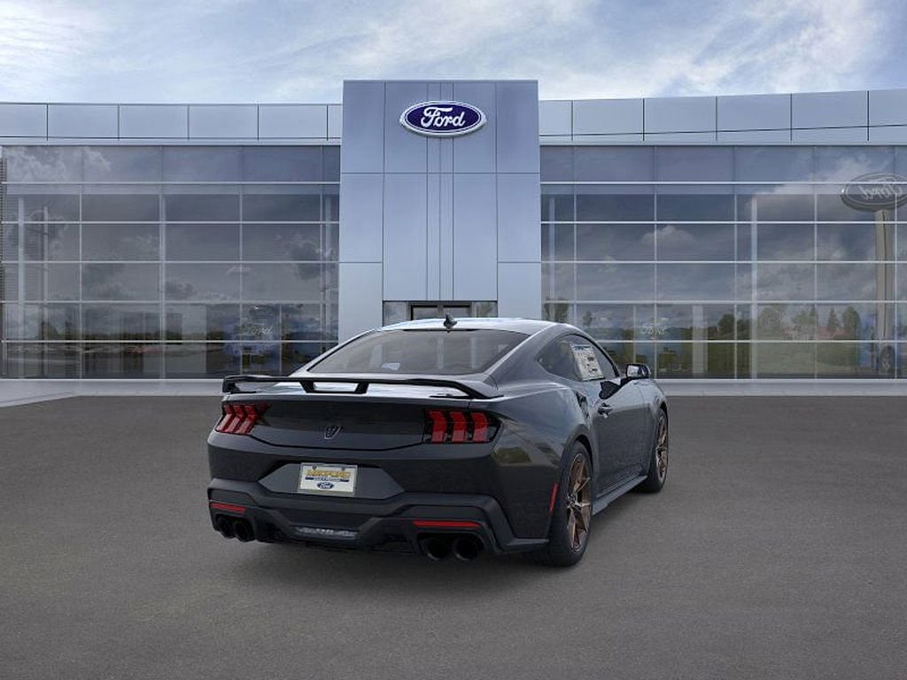 2025 Ford Mustang Dark Horse - Photo 8