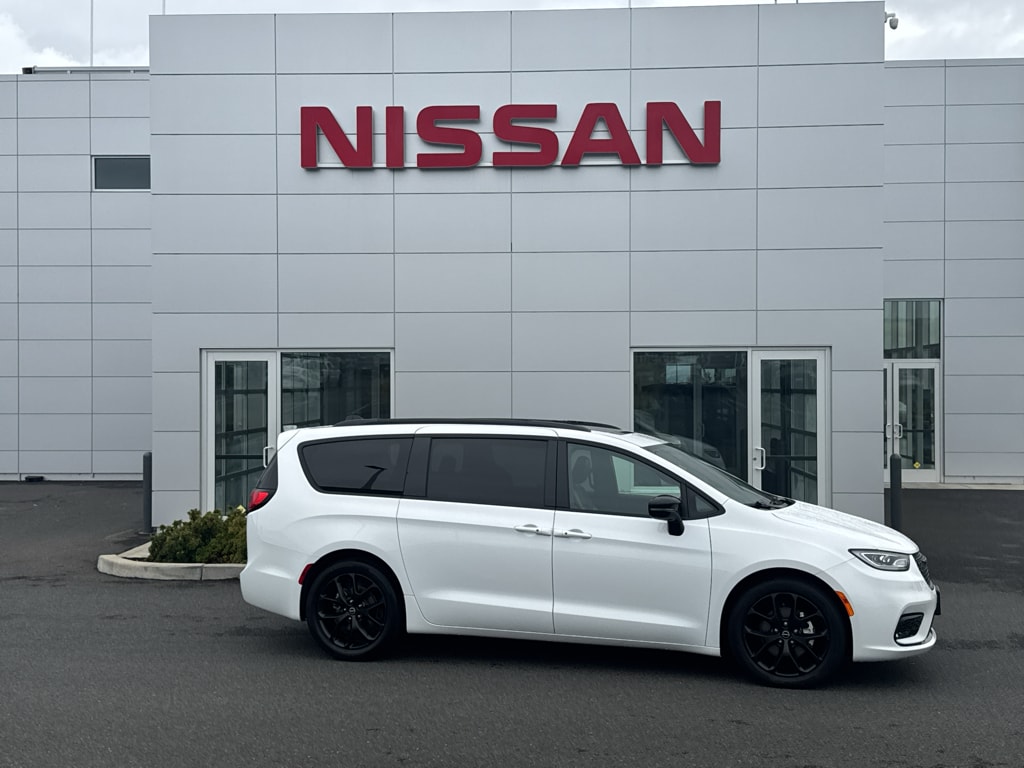 2025 Chrysler Pacifica