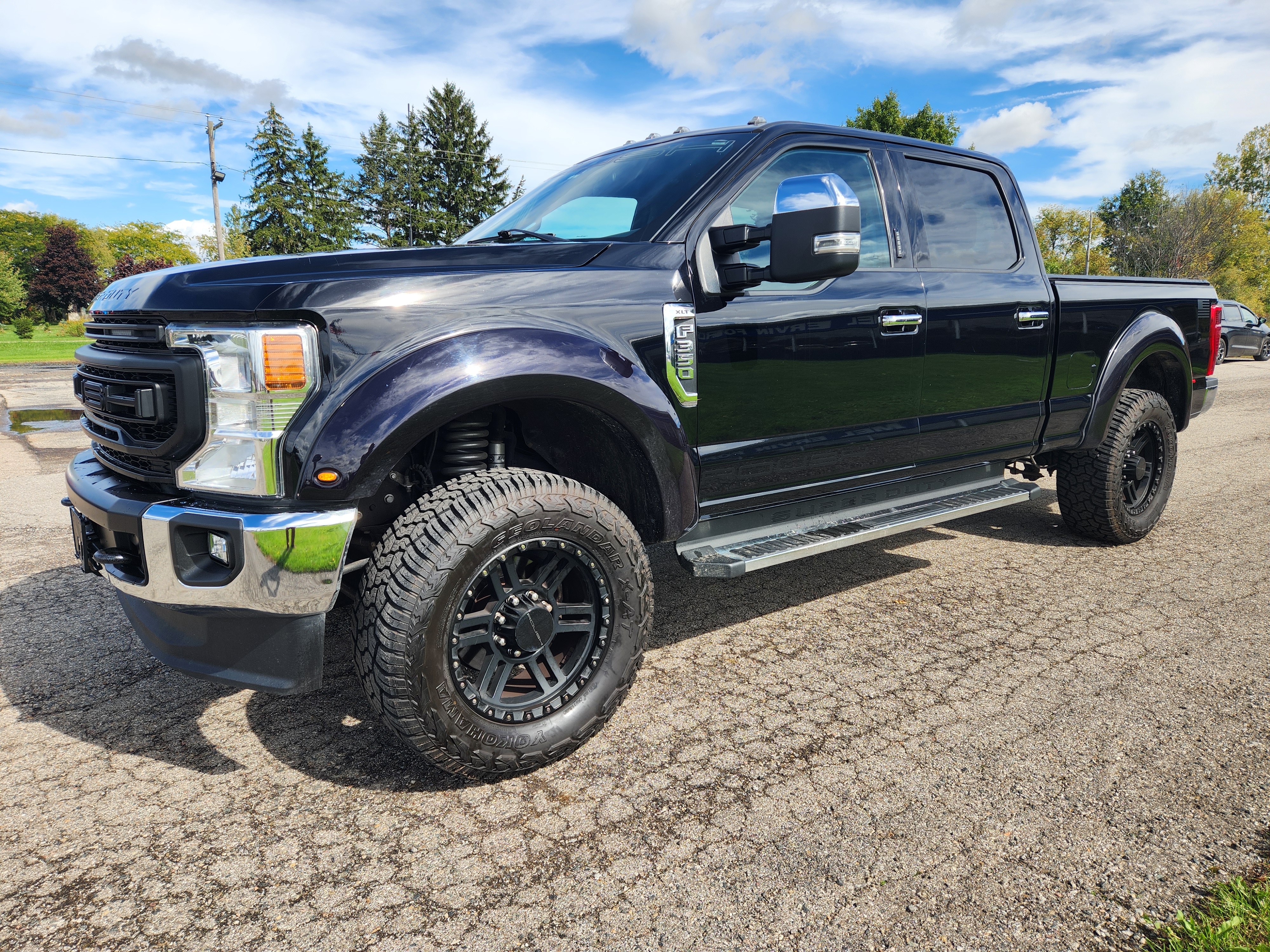 2022 Ford F-350 XLT Truck Crew Cab
