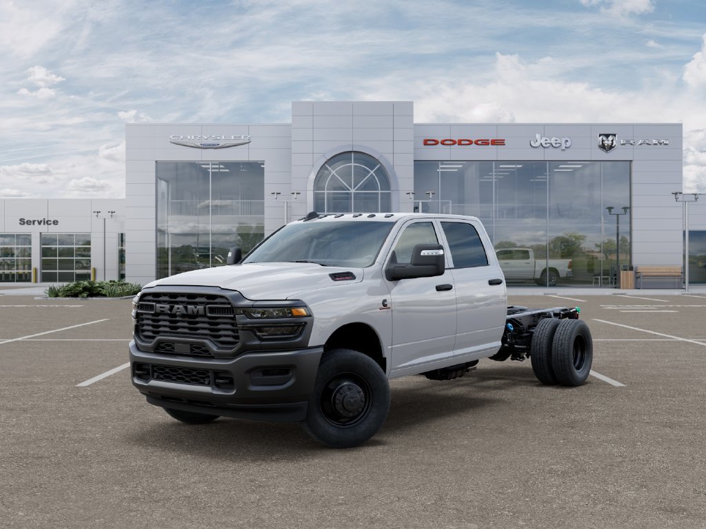 2026 Ram 3500 Chassis Cab TRADESMAN CREW   4X4 60' CA Pickup