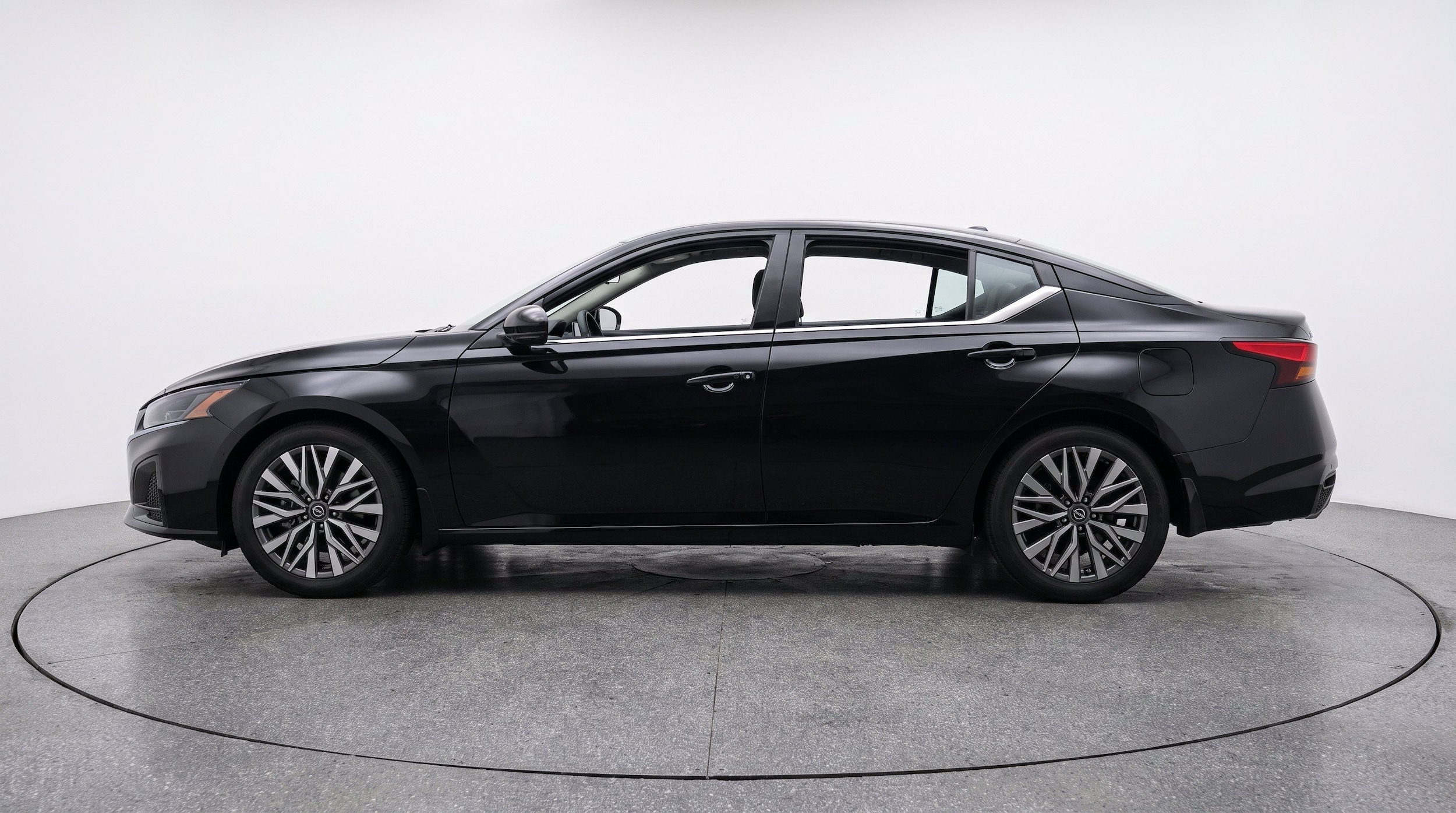 Thumbnail: 2025 Nissan Altima - 5