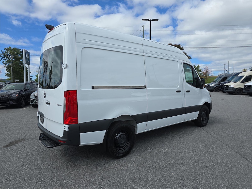 New 2026 Mercedes-Benz Sprinter 2500 Standard Roof 4-Cyl Diesel HO Van Cargo Van
