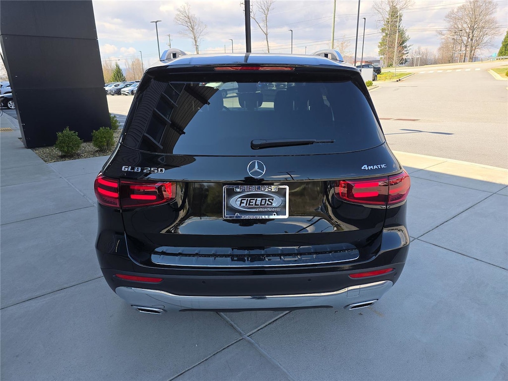 New 2026 Mercedes-Benz GLB 250 4MATIC SUV