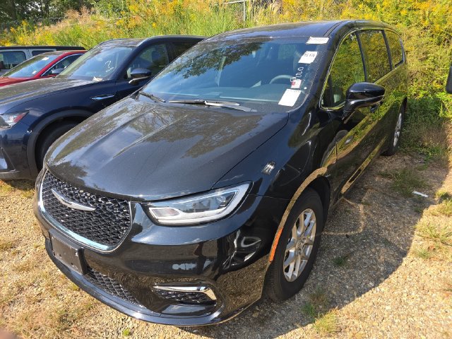 Used 2026 Chrysler Pacifica Select Select FWD