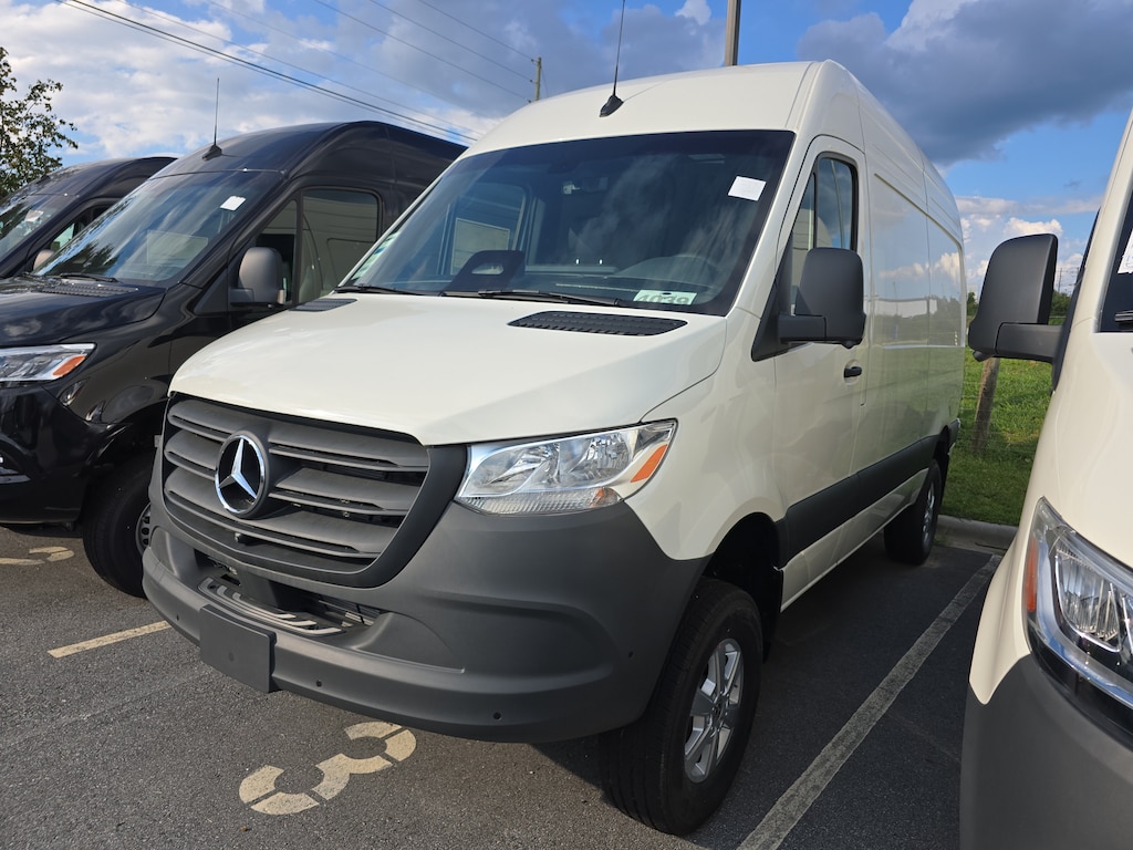 New 2026 Mercedes-Benz Sprinter 2500 Standard Roof 4-Cyl Diesel HO Van Cargo Van