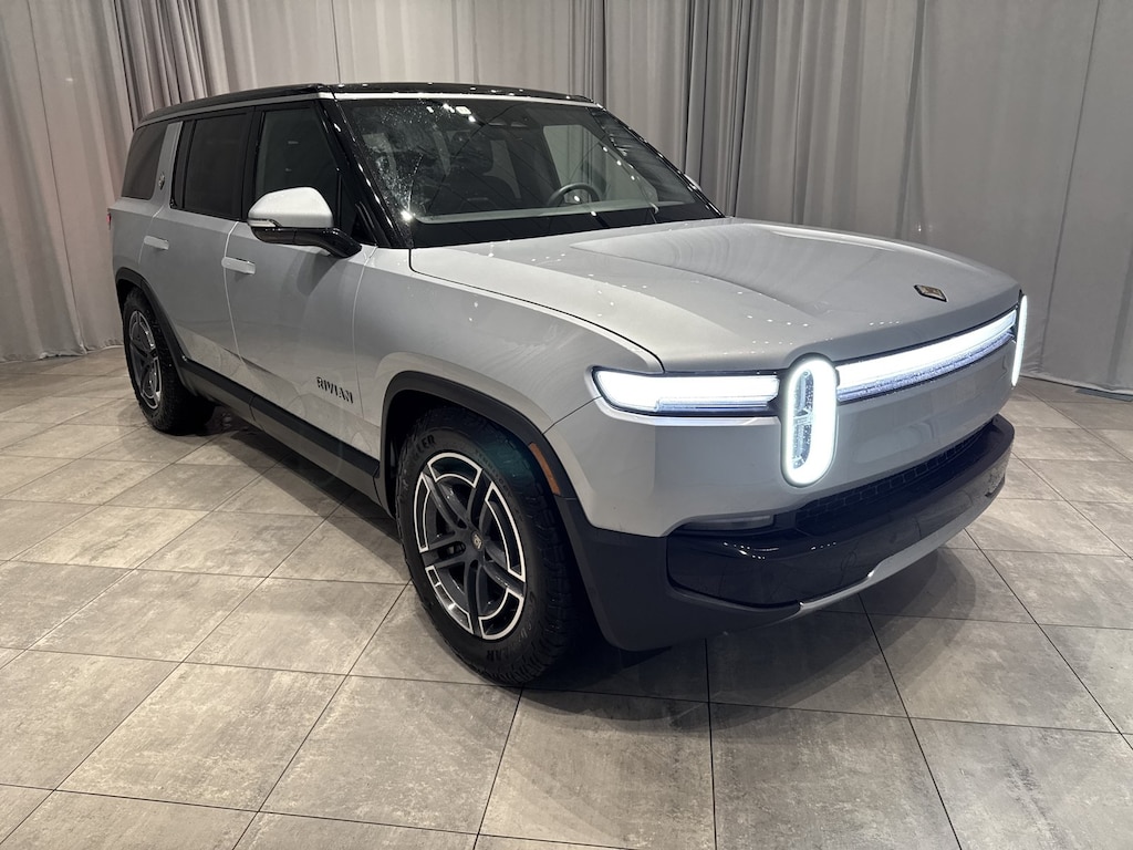 Used 2025 Rivian R1S SUV
