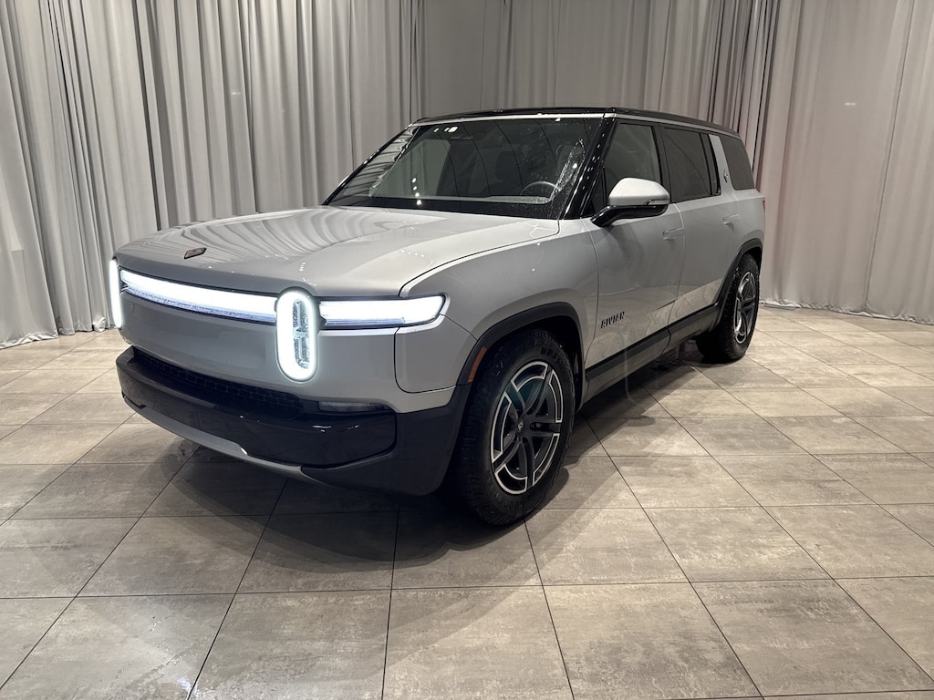 Used 2025 Rivian R1S SUV