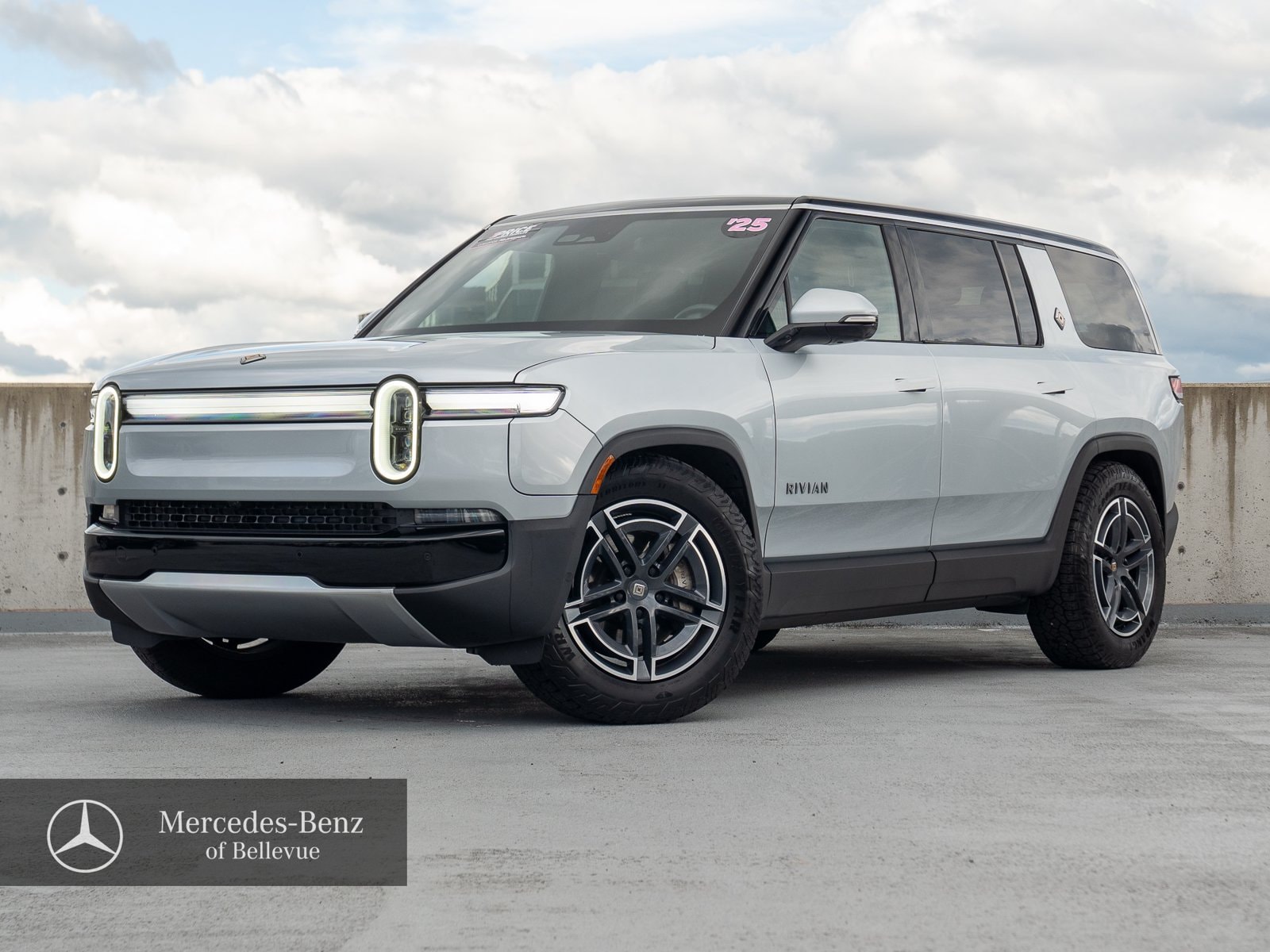 2025 Rivian R1S Adventure