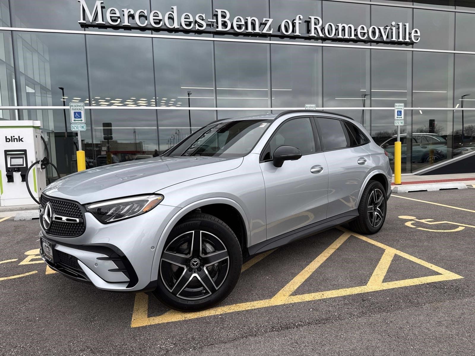 2025 Mercedes-Benz GLC